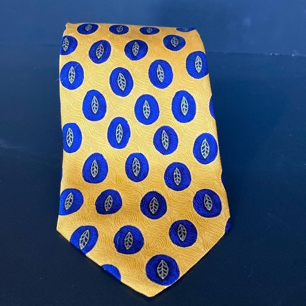 Tom James Silk Tie Gold Blue Geometric *TINY FLAW